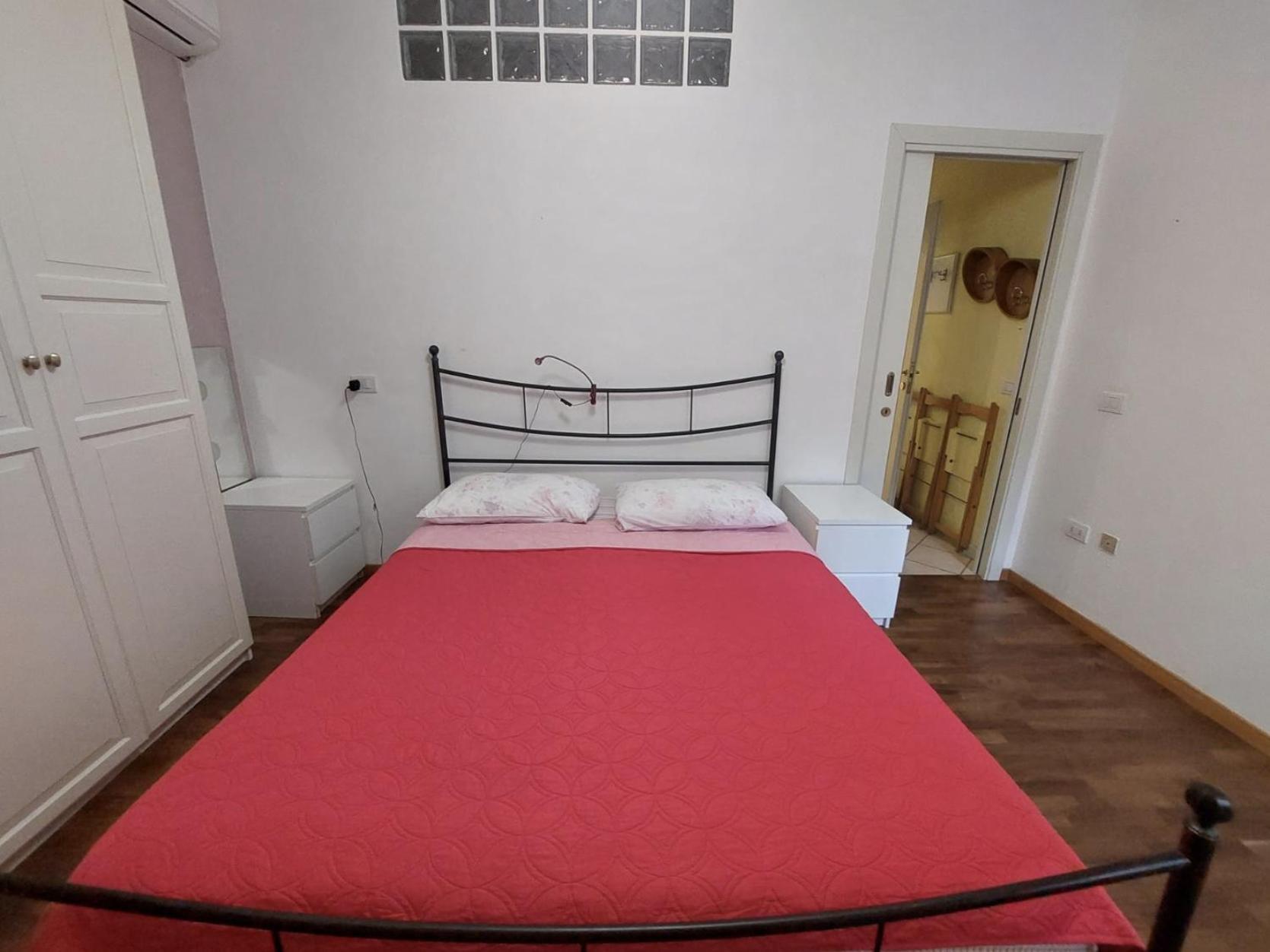 Bilocale Centro Storico Apartment เปซาโร ภายนอก รูปภาพ